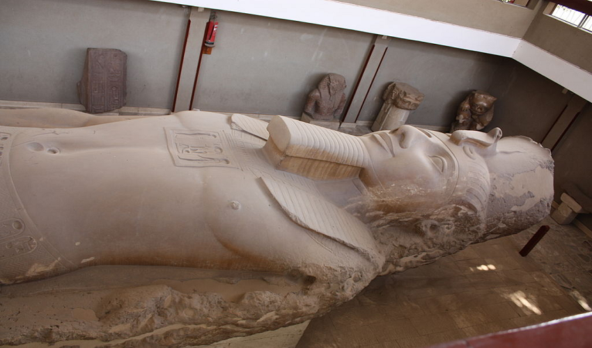 Statue di Ramses II, Menfi